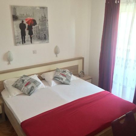 Apartmani Adriatic Ana ノヴァリャ エクステリア 写真