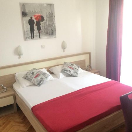 Apartmani Adriatic Ana ノヴァリャ エクステリア 写真
