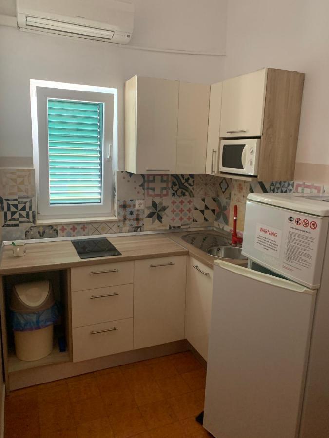 Apartmani Adriatic Ana ノヴァリャ エクステリア 写真