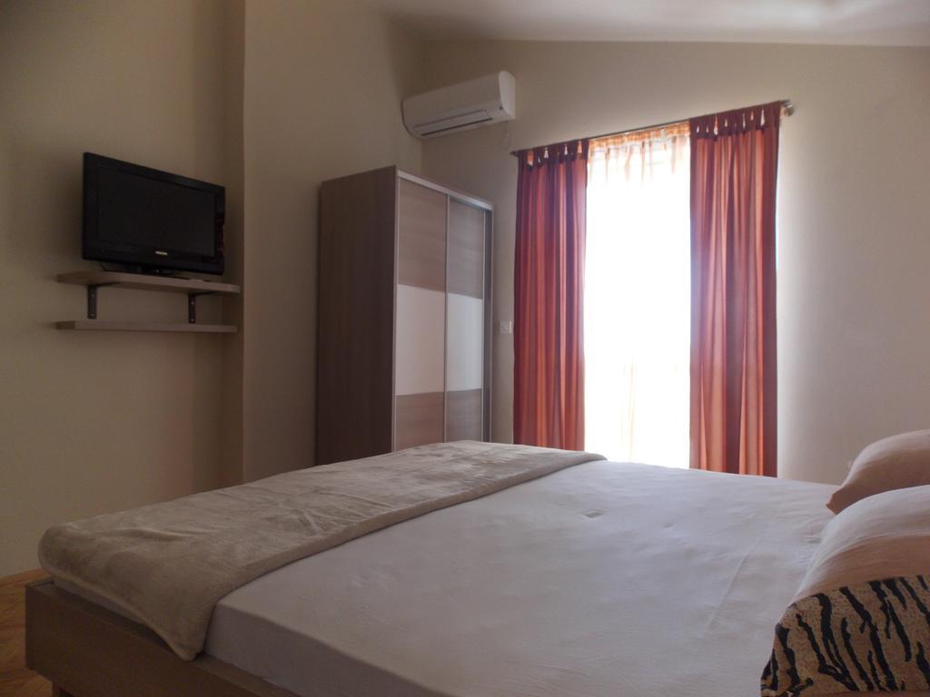 Apartmani Adriatic Ana ノヴァリャ エクステリア 写真