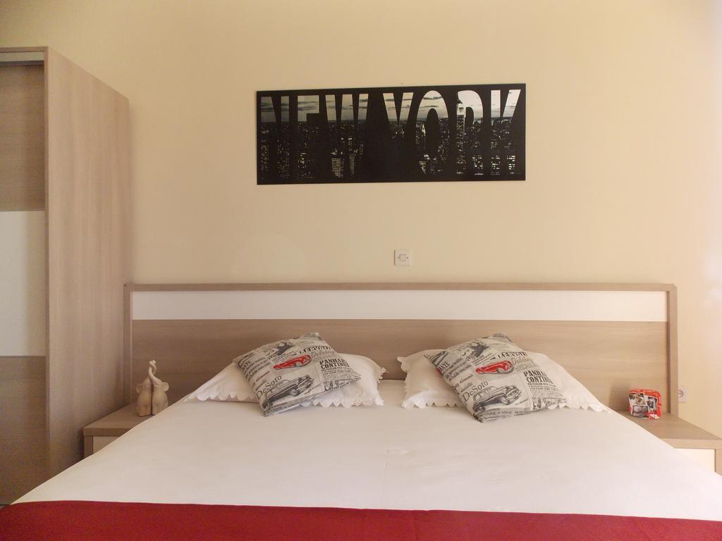 Apartmani Adriatic Ana ノヴァリャ エクステリア 写真