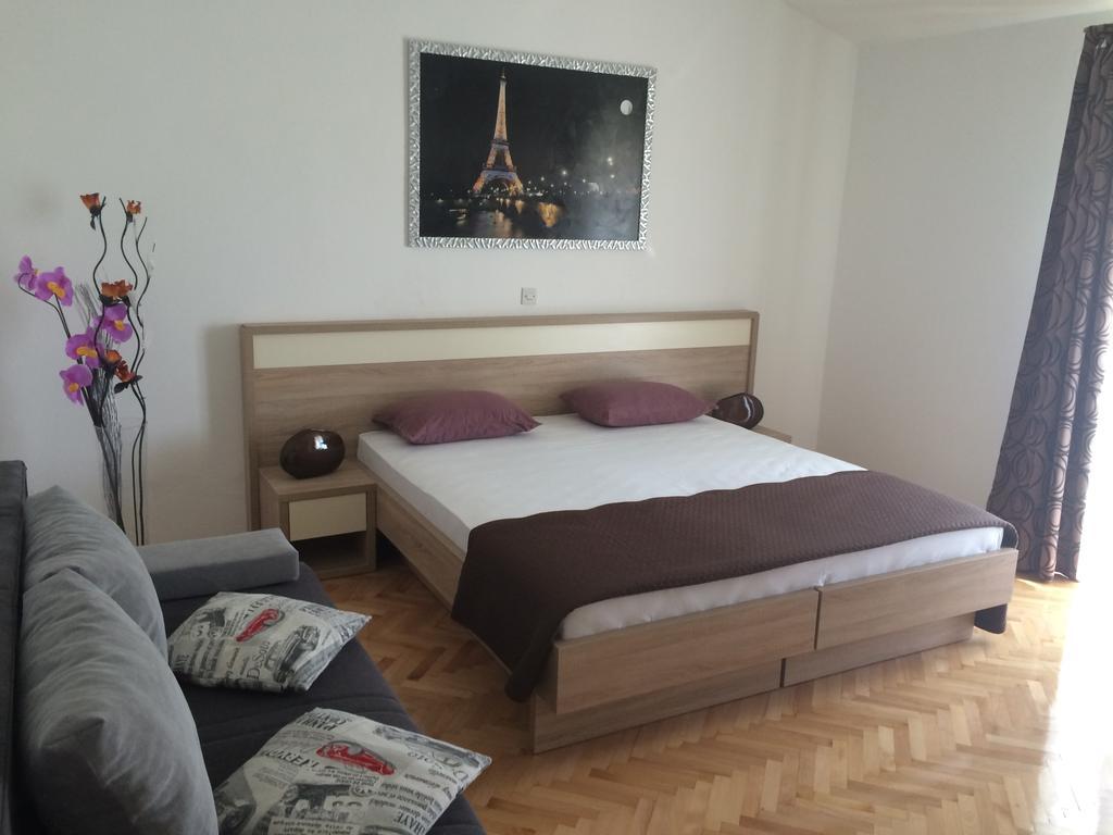 Apartmani Adriatic Ana ノヴァリャ エクステリア 写真