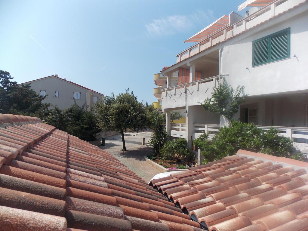 Apartmani Adriatic Ana ノヴァリャ エクステリア 写真