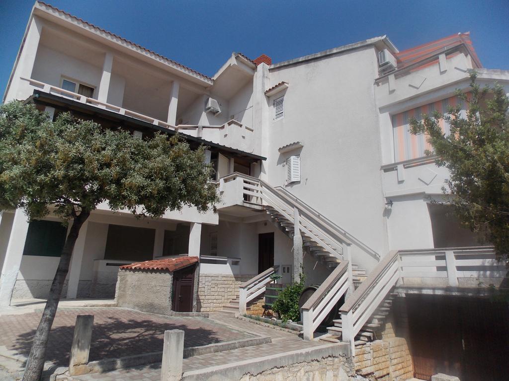 Apartmani Adriatic Ana ノヴァリャ エクステリア 写真