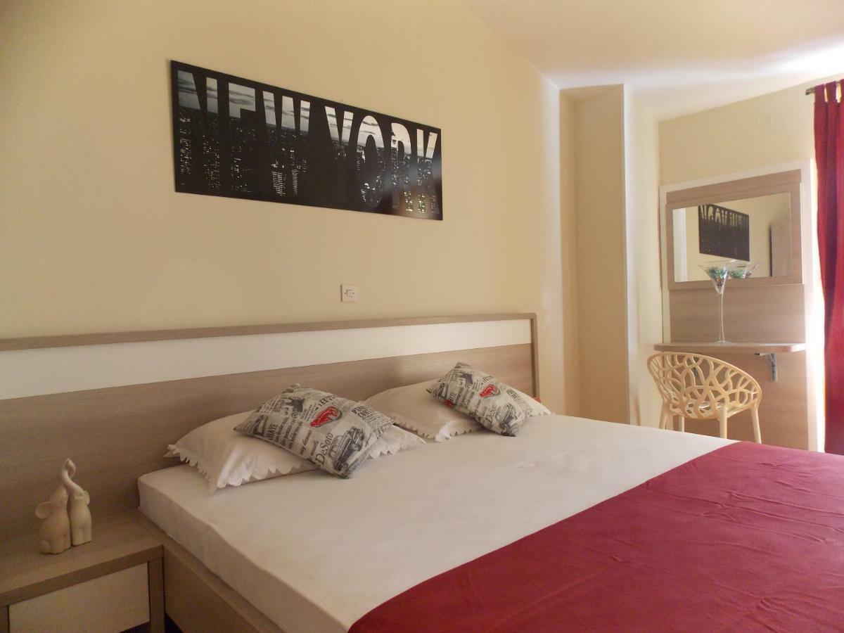 Apartmani Adriatic Ana ノヴァリャ 部屋 写真