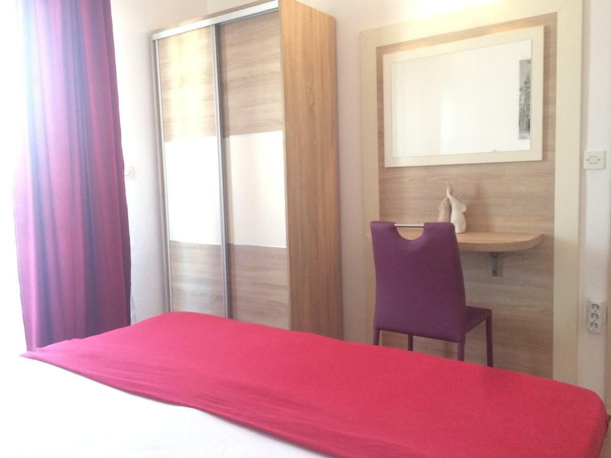 Apartmani Adriatic Ana ノヴァリャ エクステリア 写真